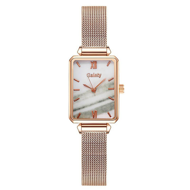 UniekWatch™: een trendy rechthoekig dameshorloge in goud, elegant en een must-have accessoire.
