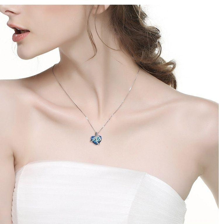 Fonkelende damesketting met helder kristal en 'I Love You Forever' tekst, prachtig liefdescadeau.