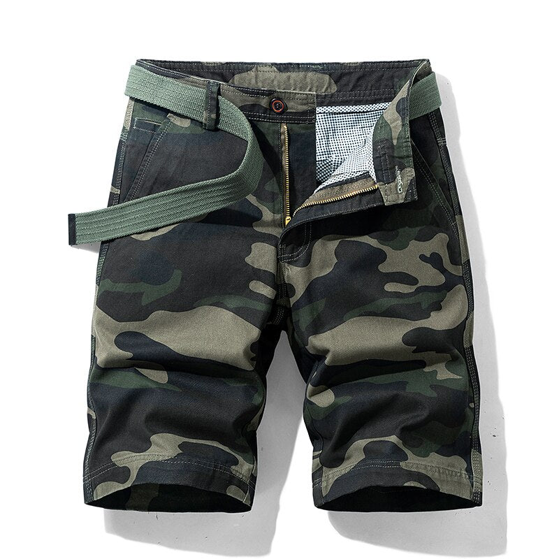 Comfortabele heren camouflage cargo shorts met zakken. Ideaal voor een casual zomerse look.