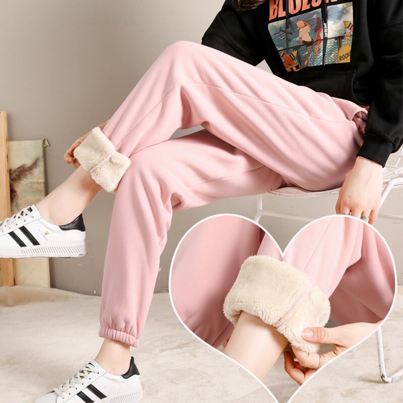 Modieuze en warme dames joggingsbroek, perfect als comfortabele kleding voor de winter en ontspanning.