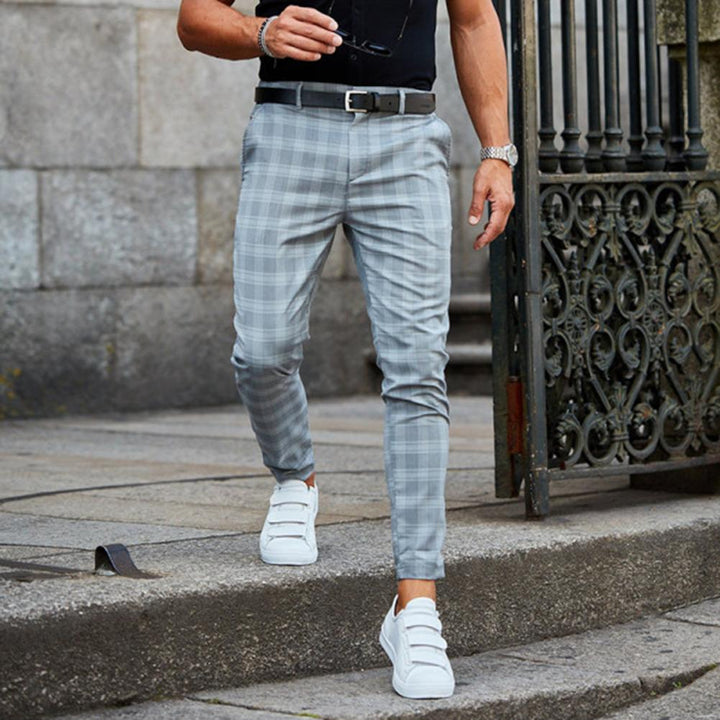 Heren chino broek met subtiel ruitpatroon in slim fit. Stijlvolle en trendy casual broek, comfortabel.