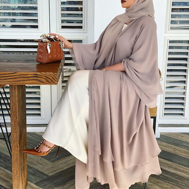 Luchtige dames Open Abaya Amina & hoofddoek set, perfect voor bescheiden mode met elegante uitstraling.