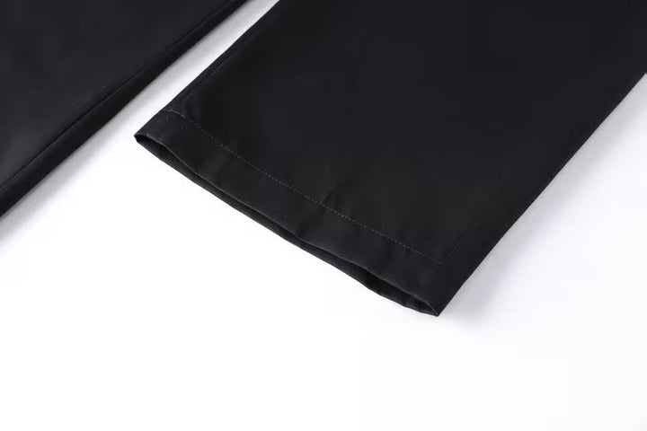 Veelzijdige heren cargo broek, geschikt als outdoor- of casual broek met utility zakken.
