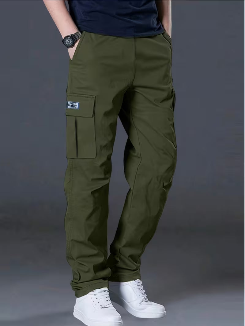 Praktische heren utility broek, cargo model met ruime zakken en een comfortabele fit.