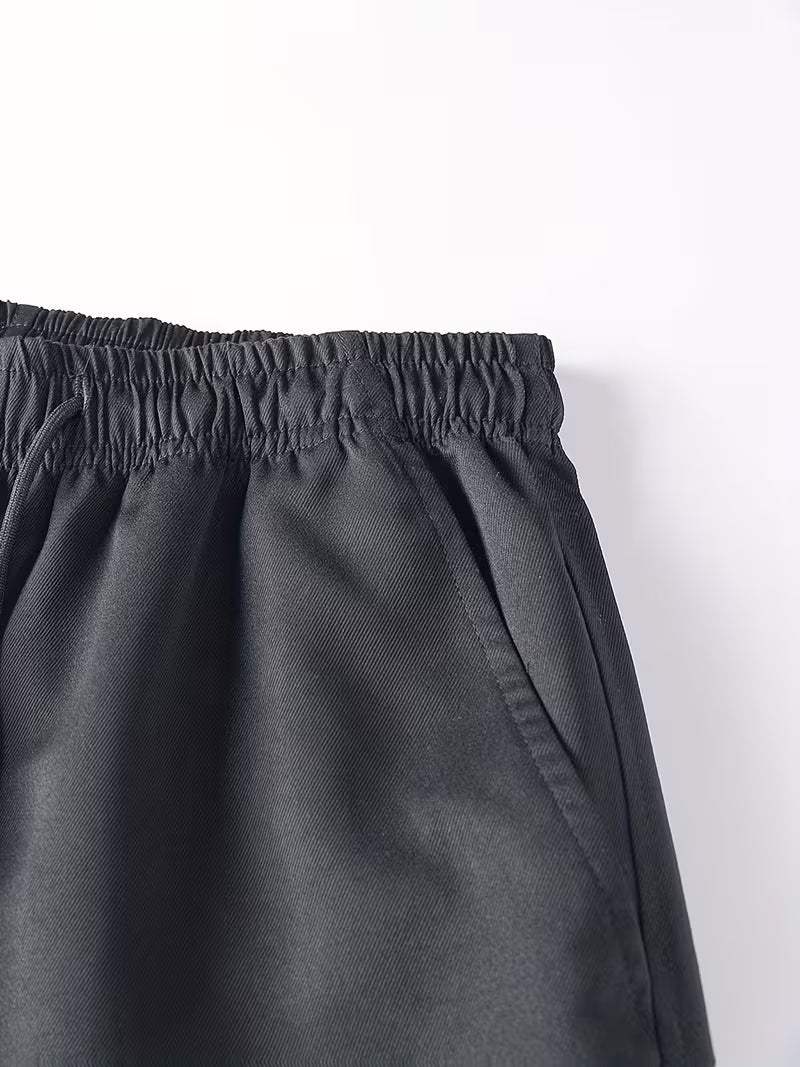 Duurzame heren cargo broek met robuuste stof en rechte pijpen, functioneel en stijlvol.