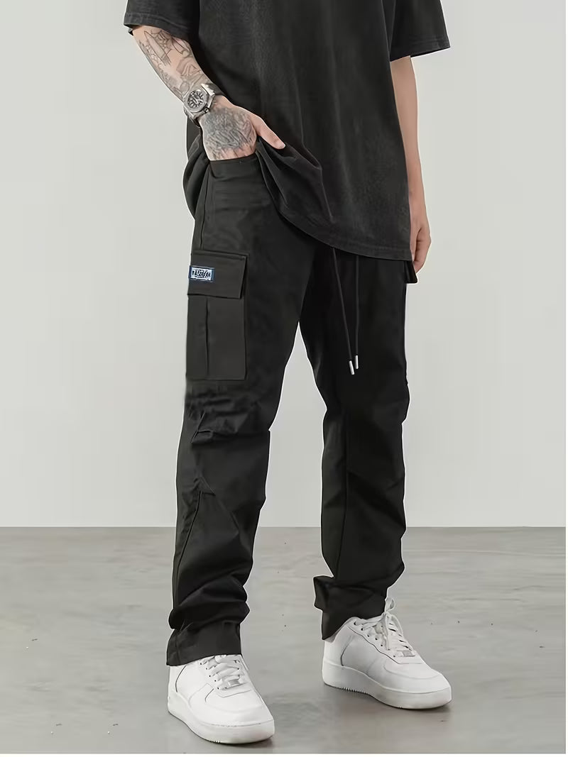 Heavy-duty herenbroek, ideaal voor werk of wandelen, met diverse functionele zakken.