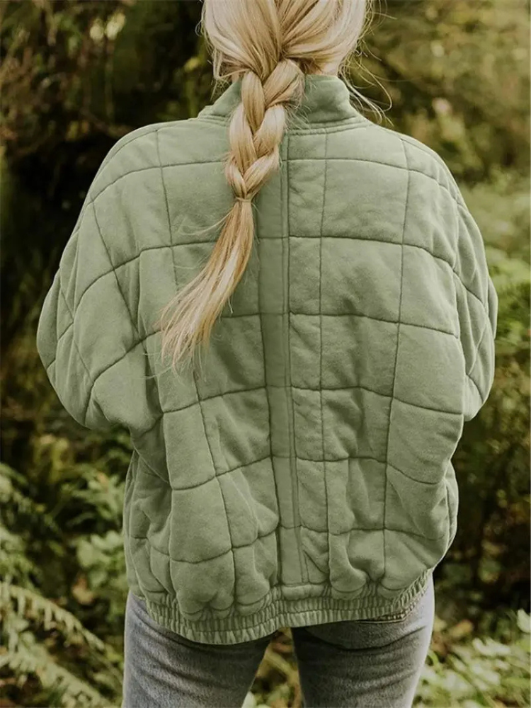 Stijlvolle zwarte verdikte jas, oversized voor dames, perfect voor een moderne uitstraling.