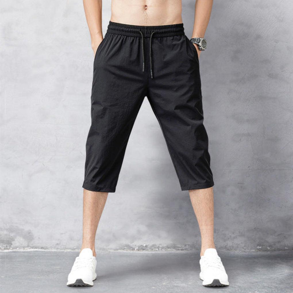 Beige heren 3/4 nylon broek, sneldrogend en lichtgewicht. Perfecte zomerbroek voor wandelen en outdoor.