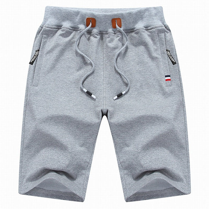 Moderne heren korte broek, ademend en stijlvol. Een essentiële toevoeging voor de zomercollectie.