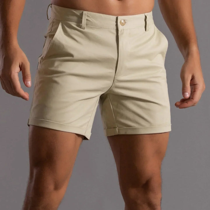 Heren chino shorts in klassiek marineblauw, veelzijdig en essentieel voor herenkleding.