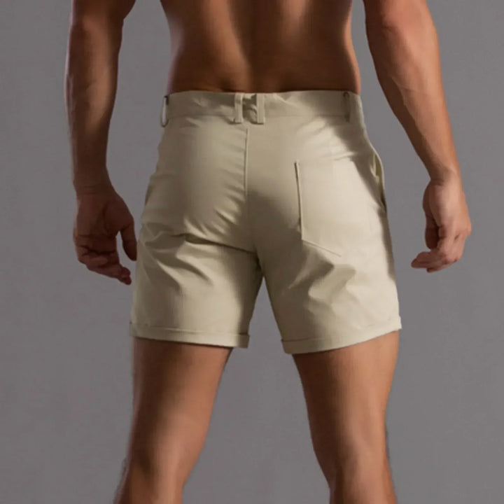 Groene heren chino shorts, ademend en comfortabel, perfect voor zomervrije tijd.