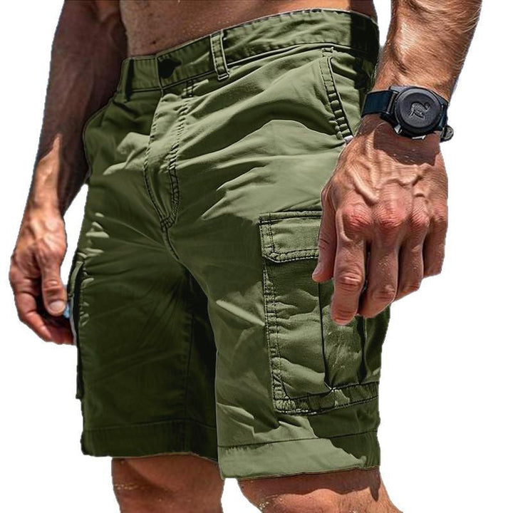 Comfortabele heren cargo shorts in legergroen, ideaal voor zomerse avonturen en casual outfits met functionele zijzakken.