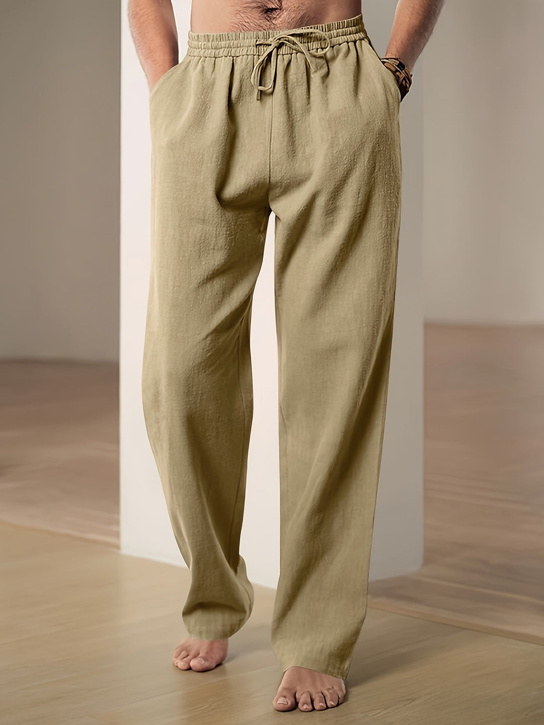 Comfortabele herenbroek met ademend materiaal en relaxte pasvorm, ideaal voor vrije tijd en reizen.