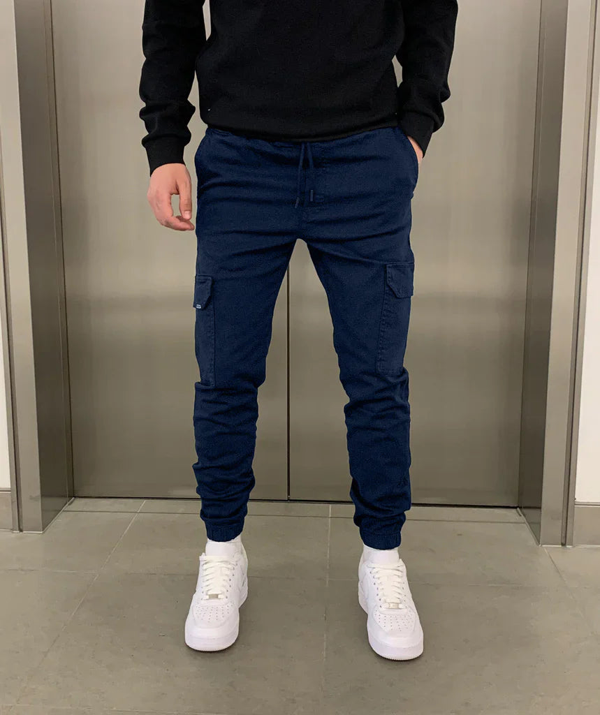 Moderne heren casual broek met een relaxte pasvorm en duurzame constructie voor langdurig plezier.