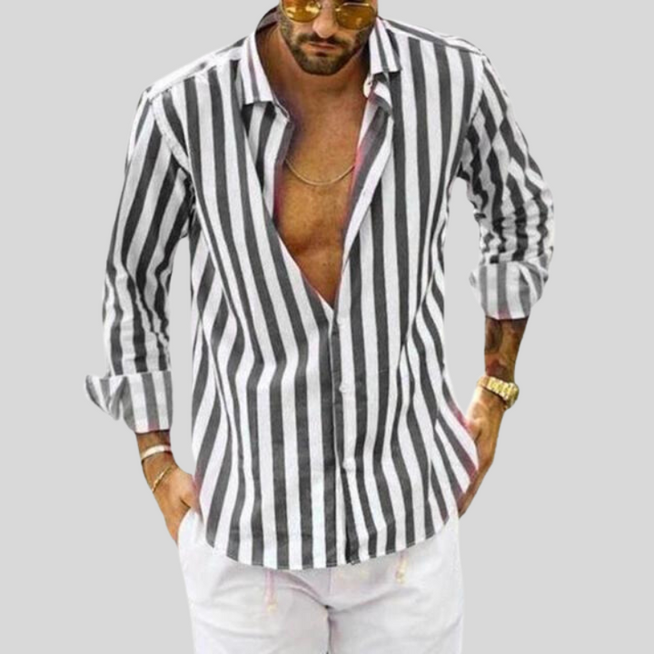 Luchtig relaxed fit heren overhemd met lange mouwen, perfect voor zomerse dagen en vakantie.