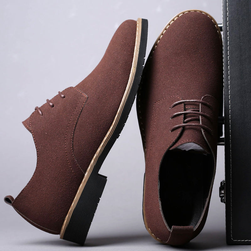 Elegant zwart leren Oxford veterschoenen voor heren, ideaal voor bruiloften en klassieke outfits.