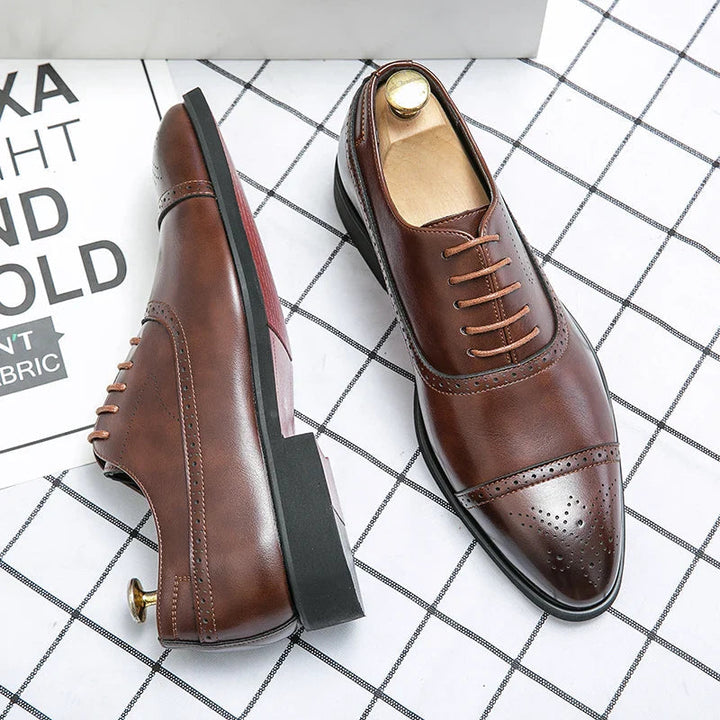 Klassieke bruine heren veterschoenen, stijlvol en comfortabel, perfect voor bruiloften, gala's of kantoor.