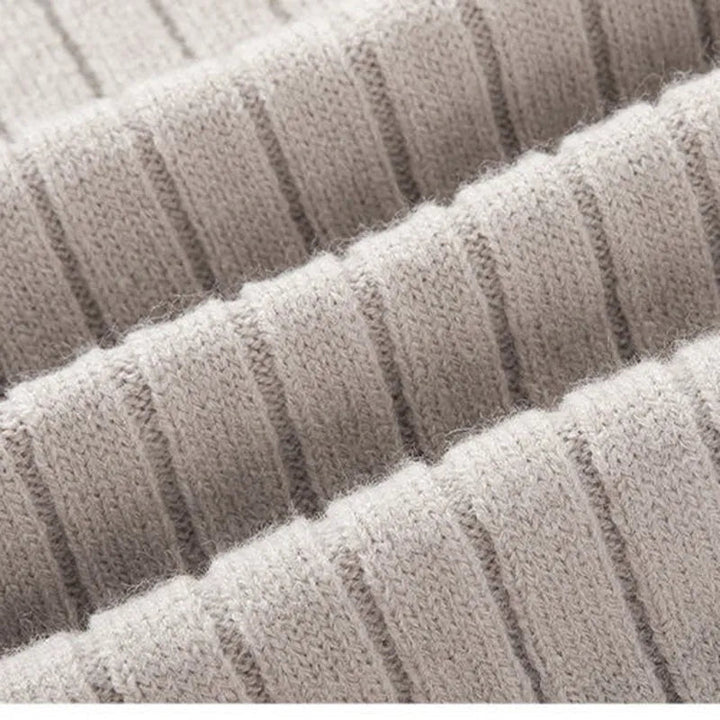 Moderne heren half-zip sweater met ribdetails, een comfortabele en stijlvolle keuze voor mannenmode.