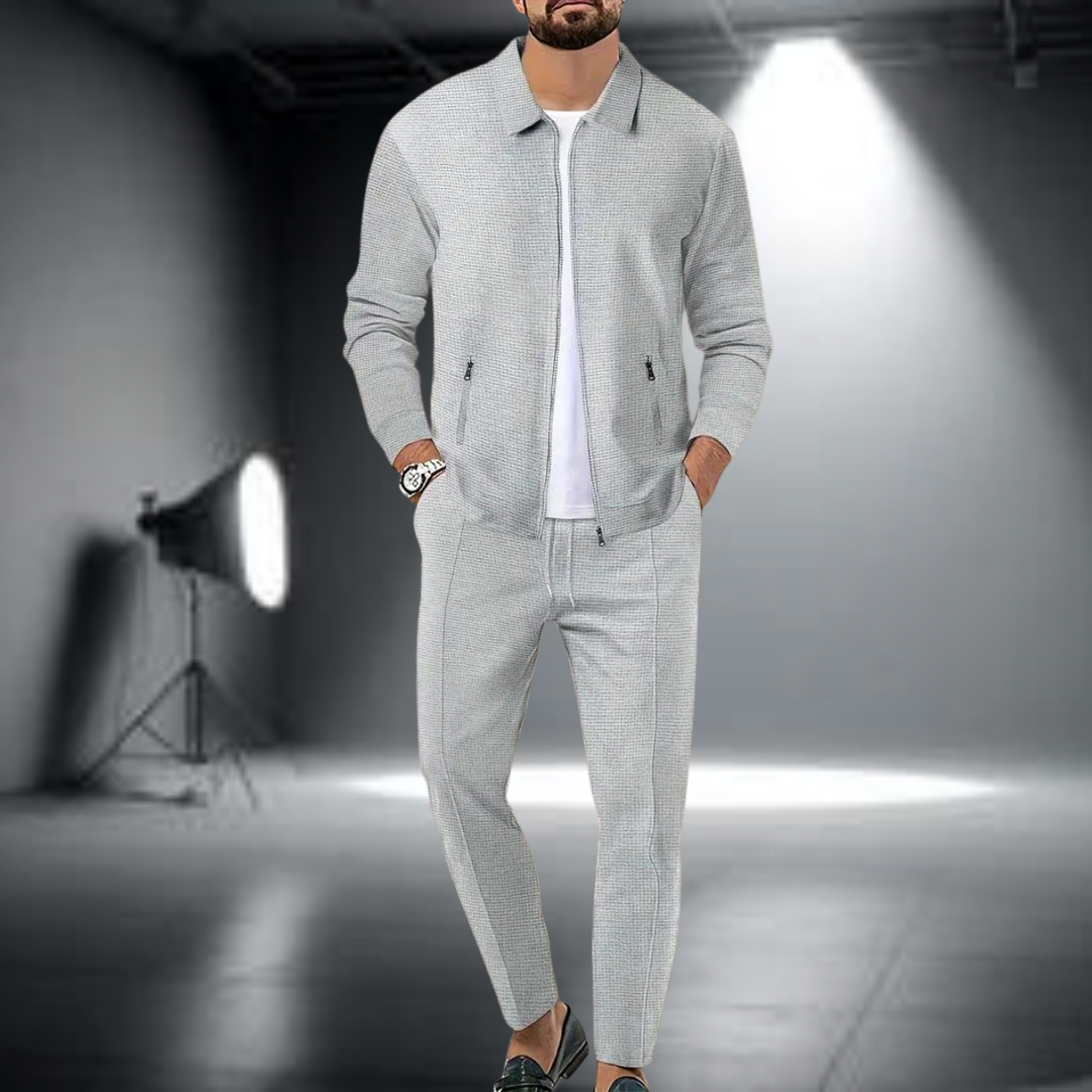 Lichtgewicht heren activewear trainingspak met joggingbroek en bijpassend jack, perfect voor sport.
