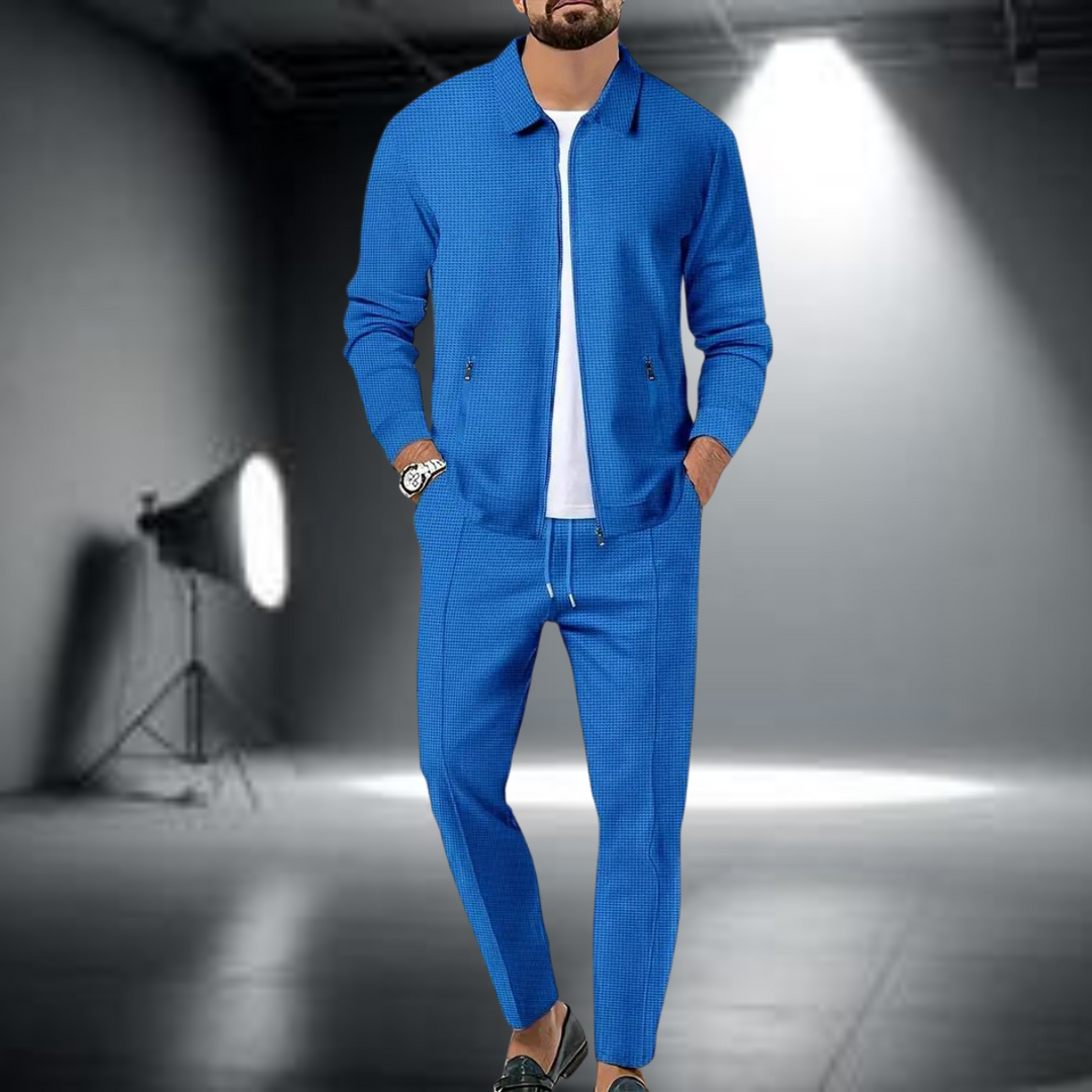 Modern heren joggingpak, comfortabele sportkleding voor een actieve lifestyle of casual outfit.