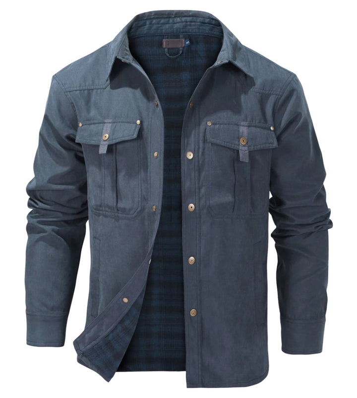 Warm geruit heren winterjack met comfortabele pasvorm en praktische borstzakken voor de wintermaanden.