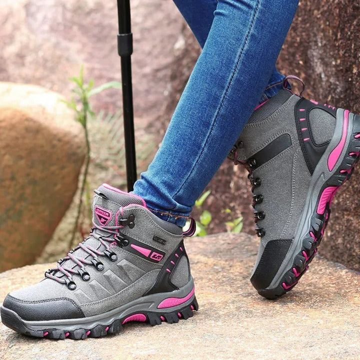 Gripvolle zool van dames wandelschoenen voor stabiliteit en antislip op elk pad. Maximale comfort en veiligheid.