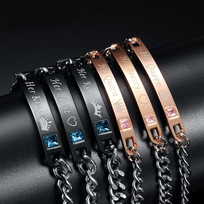 Set van twee bijpassende koppelarmbanden, symbool van liefde en verbondenheid voor hem en haar.