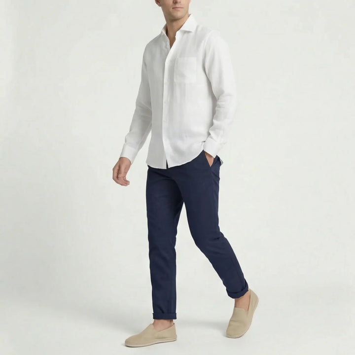 Veelzijdig casual overhemd met lange mouwen, borstzak en V-hals, ideaal voor de zomer.