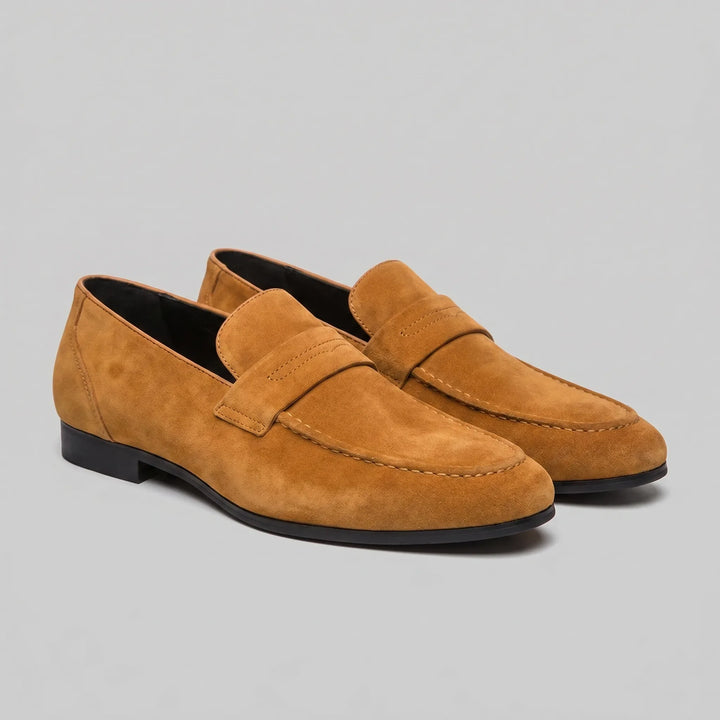 Mosterdgele heren instappers, combineer tijdloze stijl met ultiem comfort en een nette look.