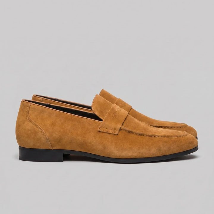 Comfortabele bruine heren penny loafers, geschikt voor zowel casual als nette stijl.