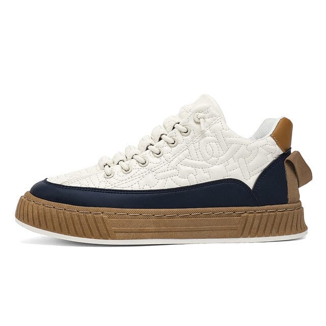 Dagelijkse herenschoenen: slip-on sneakers met goede grip en comfortabele voetondersteuning.