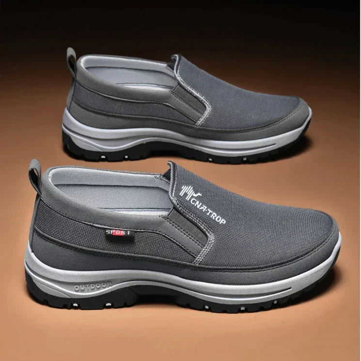 Robuuste heren wandelschoenen John, slip-on met antislipzool en ademend comfort.