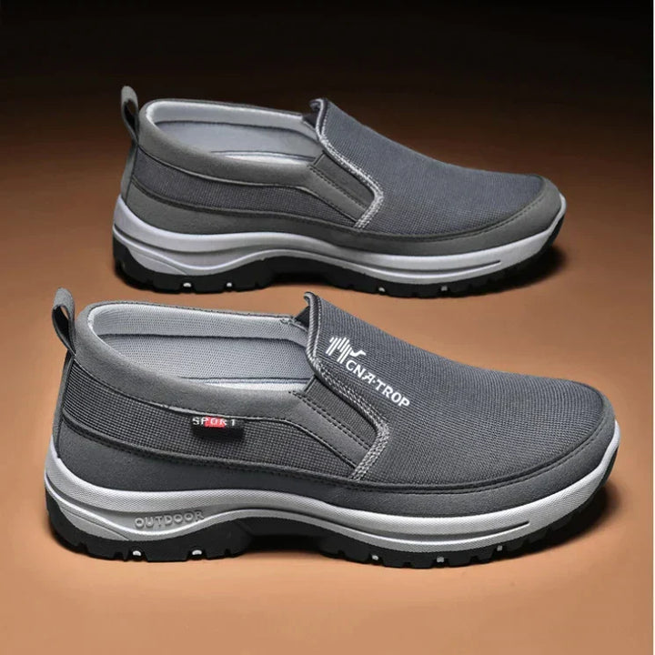 Robuuste heren wandelschoenen John, slip-on met antislipzool en ademend comfort.