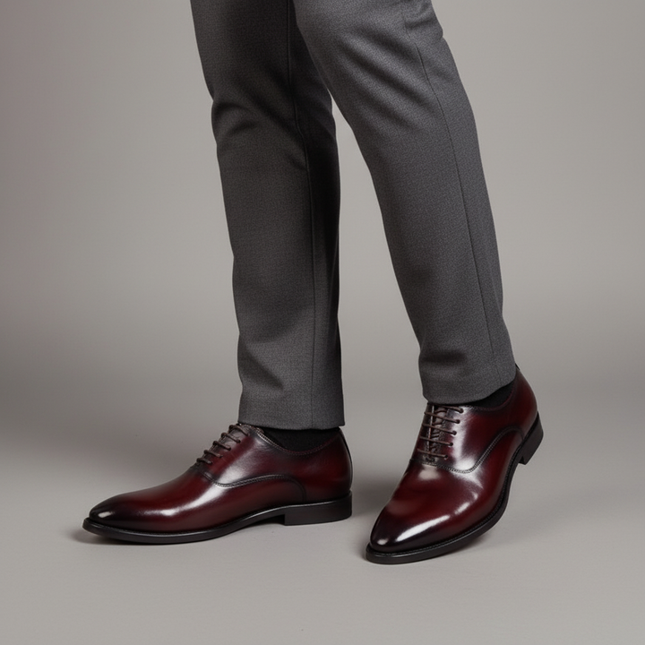 Klassieke zwarte lederen herenschoenen, Vernon model, perfect voor formele en zakelijke gelegenheden. Tijdloze elegantie.