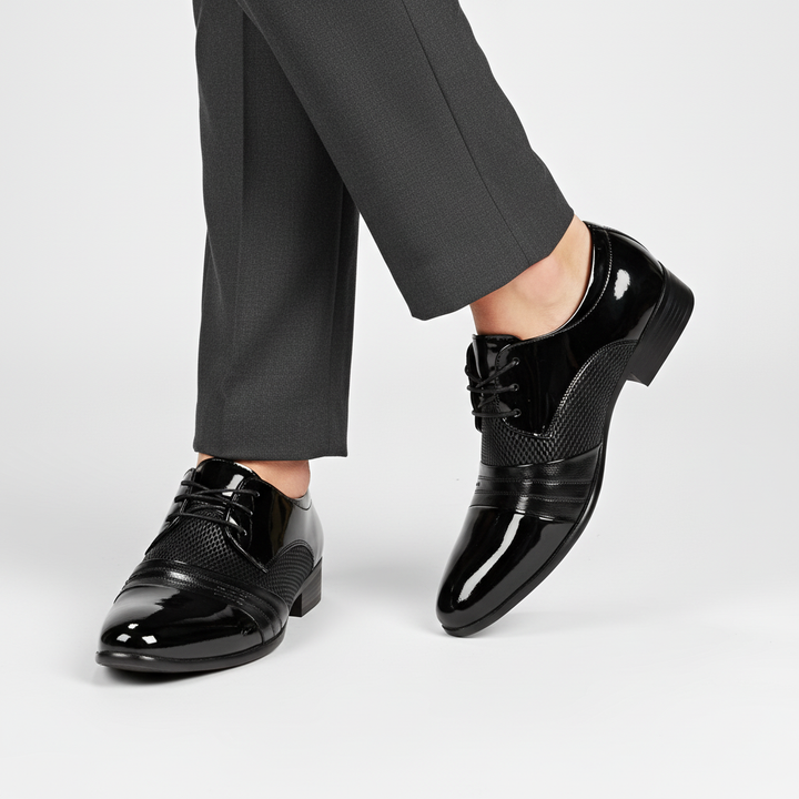Comfortabele heren veterschoenen met een klassieke neus. Een stijlvolle keuze voor zowel kantoor als speciale momenten.