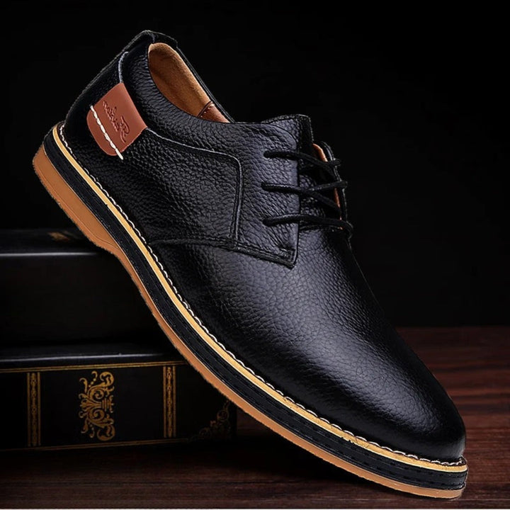 Formele Eli heren veterschoenen met platte hak, essentieel voor zakelijke kleding en een klassieke look.