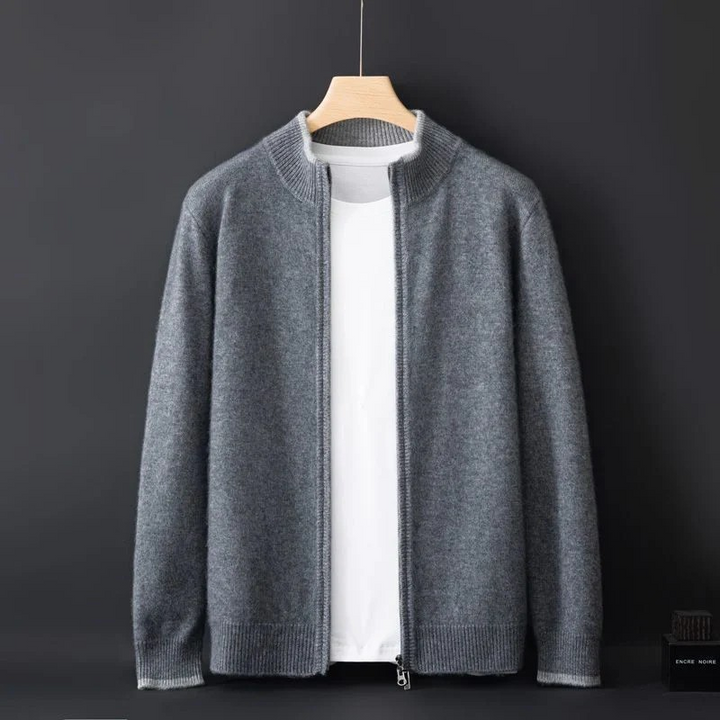 Modieus herenvest, regular fit, met praktische ritssluiting. Essentieel voor smart casual outfits.