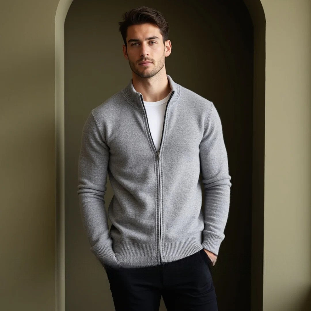 Trendy herenvest met ritssluiting. De regular fit zorgt voor een moderne en comfortabele stijl.