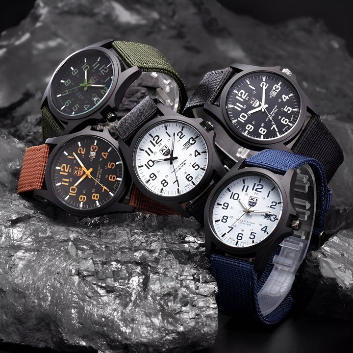 Gedetailleerd robuust herenhorloge met duidelijke wijzerplaat. Tactisch, duurzaam en klaar voor buitenavonturen.