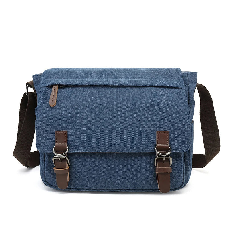 Praktische canvas tas met ruime opbergruimte, perfect als heren werktas of schooltas.