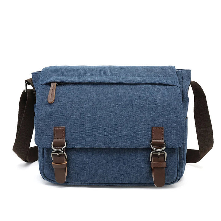 Praktische canvas tas met ruime opbergruimte, perfect als heren werktas of schooltas.