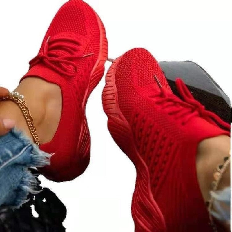 Rode ComfySneaks™ dames sneakers, een trendy statement met ongeëvenaard dagelijks comfort.