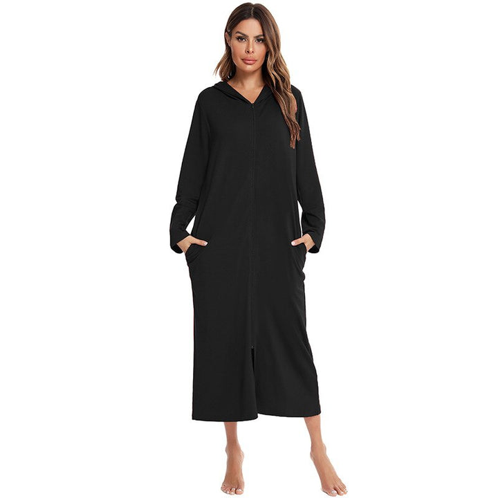 Damesbadjas met capuchon en praktische rits. Essentieel comfort item voor thuis, ook als zwangerschapsbadjas.
