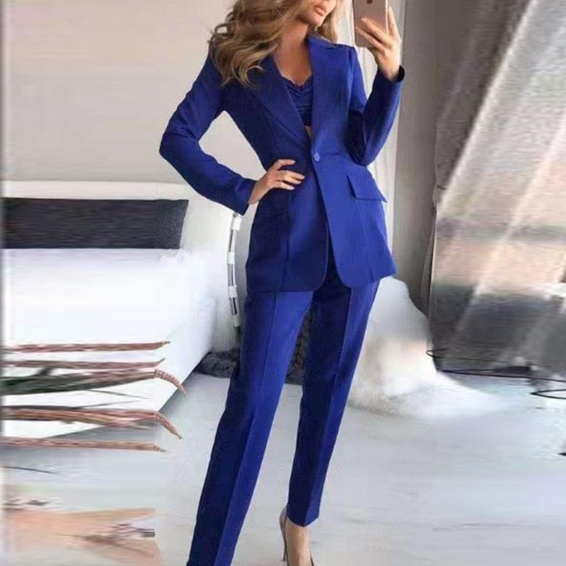 Modieuze damesbroekpak blazer set, 3-delig, voor een veelzijdige en stijlvolle outfit. Perfect voor de moderne vrouw.