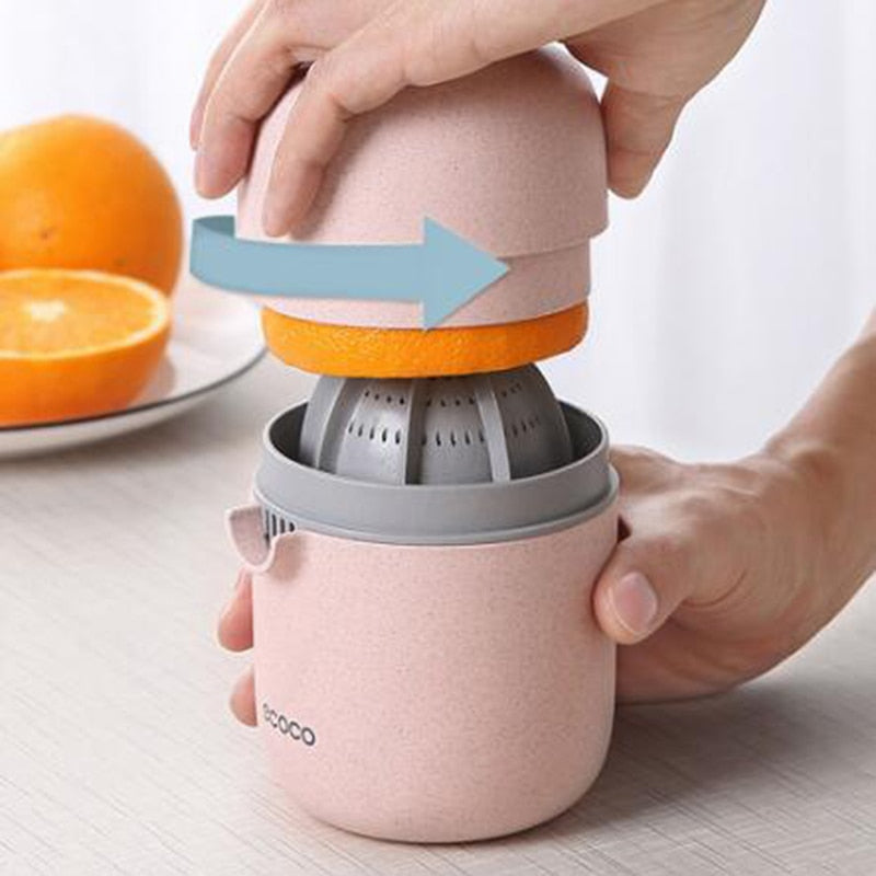 Compacte draagbare vruchtpers voor verse sapjes overal; ideaal voor keuken en onderweg.