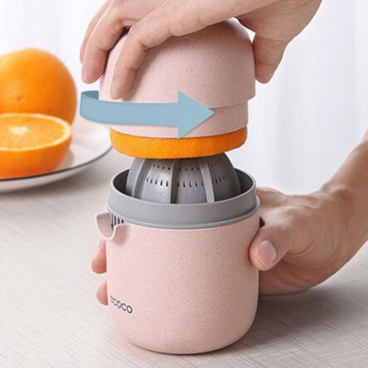Compacte draagbare vruchtpers voor verse sapjes overal; ideaal voor keuken en onderweg.