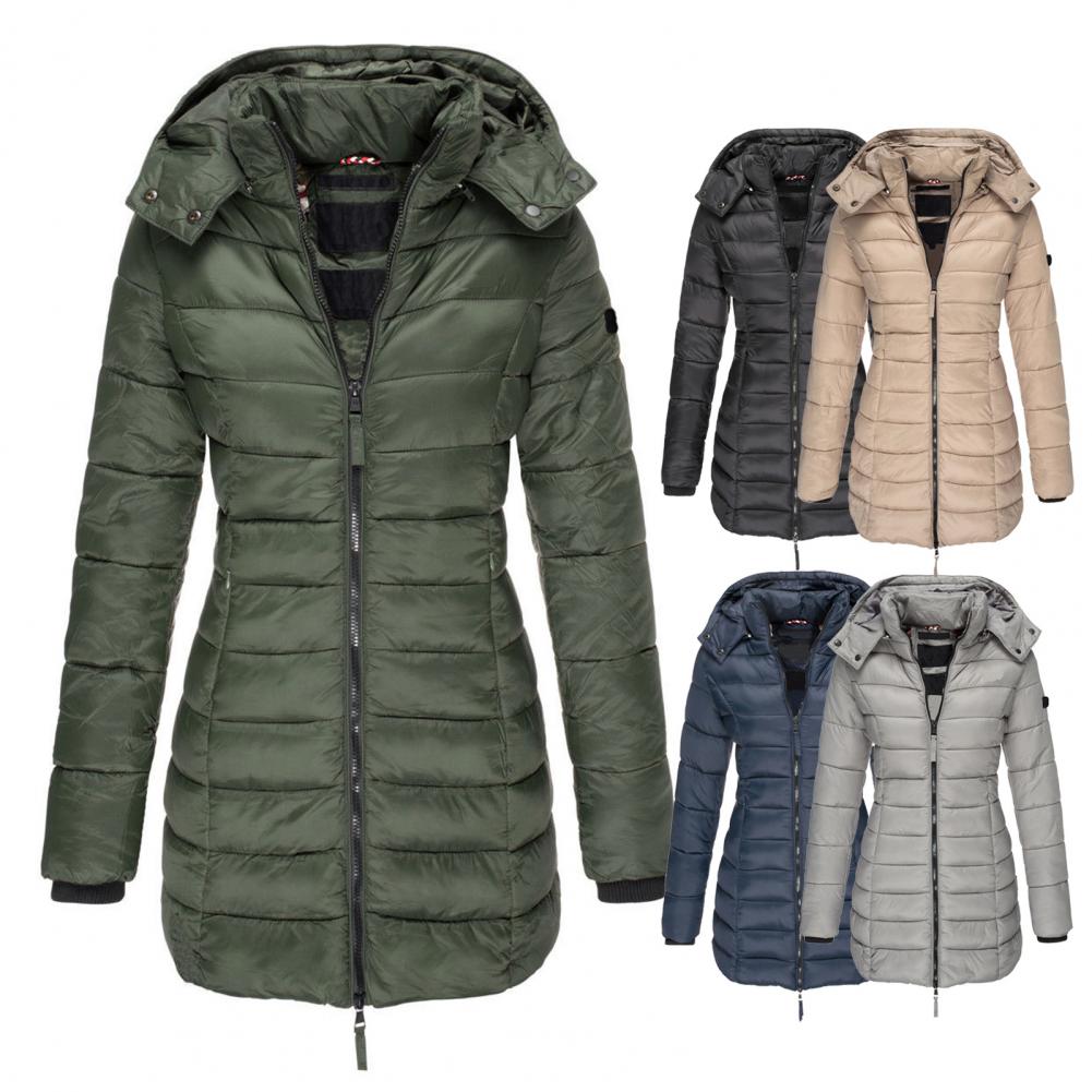 De ultieme dames trenchcoat: MylenesJacket. Stijlvol, comfortabel en weerbestendig voor elke gelegenheid.