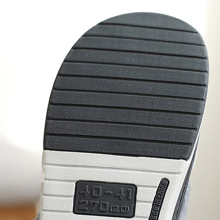 Duurzame heren pantoffels, ideaal als huis slippers met goede grip en blijvend comfort.