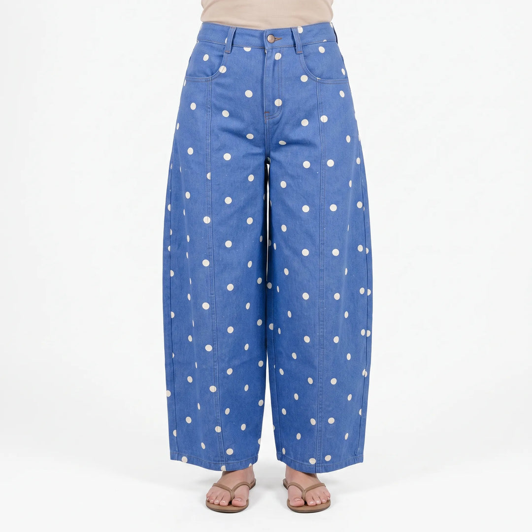 Comfortabele high-waist barrel jeans voor dames met retro stippenprint; stijlvol en trendy.