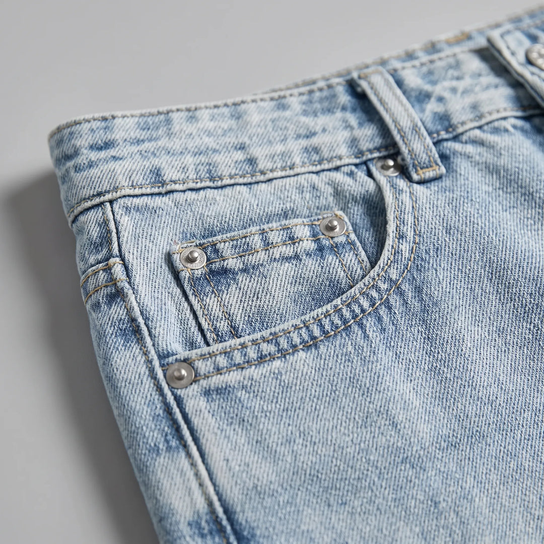 Trendy roze high-waisted dames jeans met wijde pijpen. Comfortabele casual broek voor elke dag.